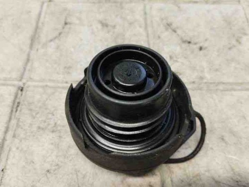 VW POLO 9N Kraftstofftankdeckel 1J0201553AD 1.40 Diesel 51kw 2007 18208550
