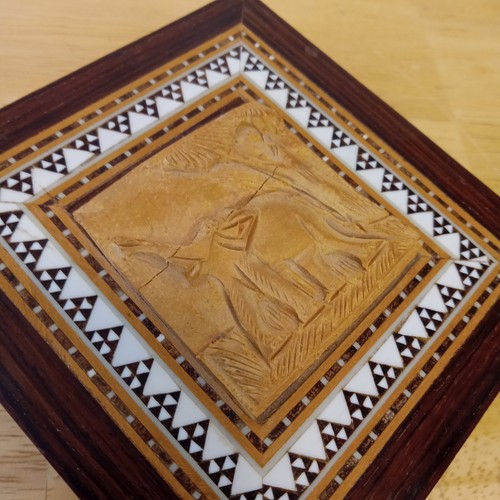 Anglo Indian Vizagapatam Carved Inlaid Hinged Trinket Box Elephant Tree 4" VTG - Picture 10 of 14