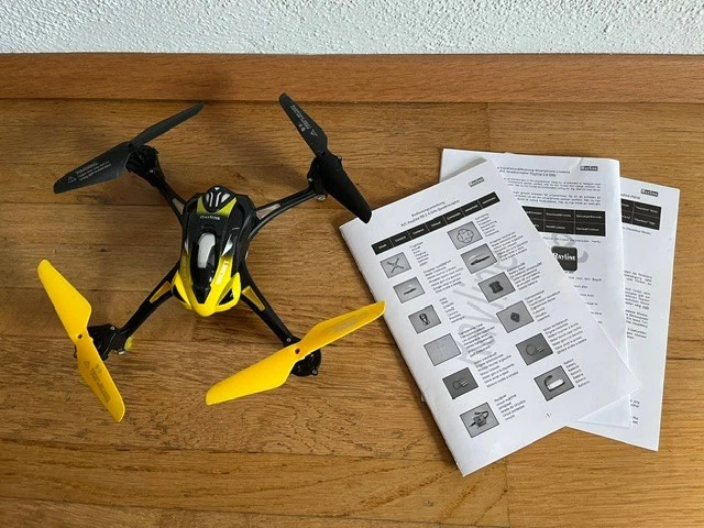 Drohne Rayline R8 mit Kamera und Handyhalterung - Bild 3 von 4