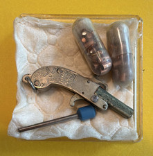 M hlhauser Vintage Diecast Cap Gun Pistol Toy w/ Caps in Case