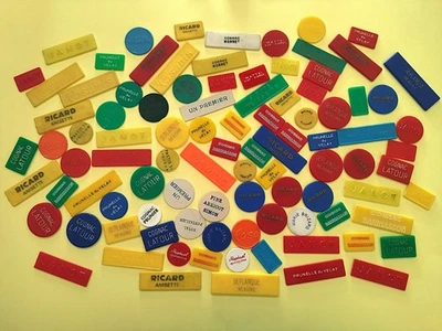 CASANIS RICARD...ETC - ANCIENS JETONS DE BISTROT PLASTIQUE JEU CARTES BAR CAFÉS - Photo 1/3