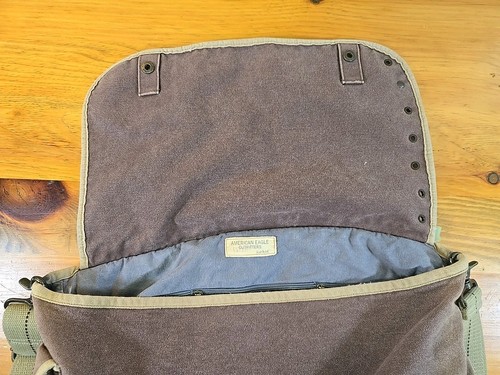 American Eagle Outfitters Messanger Bag. A2 - Picture 10 of 11