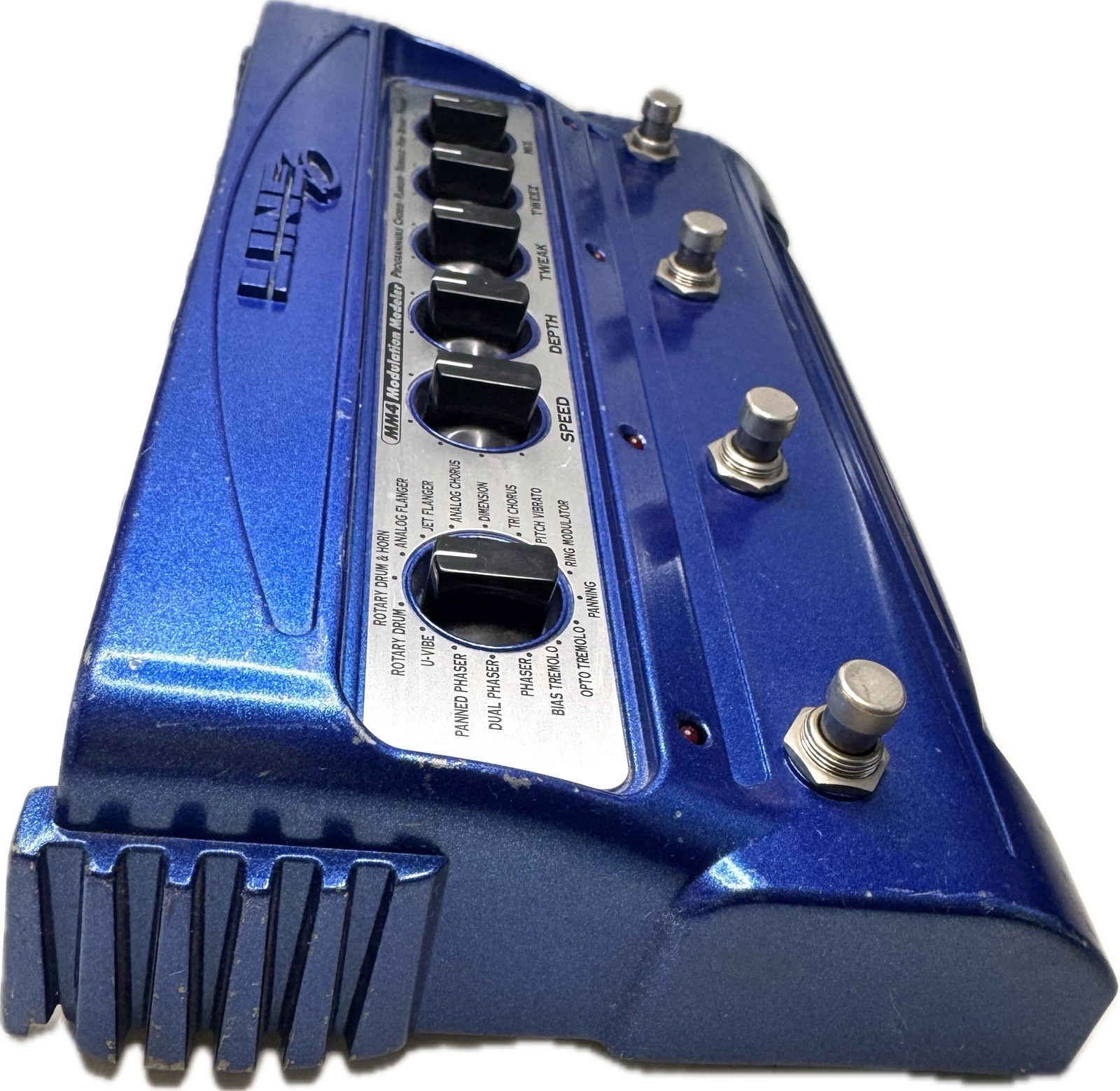 Line 6 MM4 Modulation Modeler Pedal Flanger Chorus Phaser Tremolo, Blue