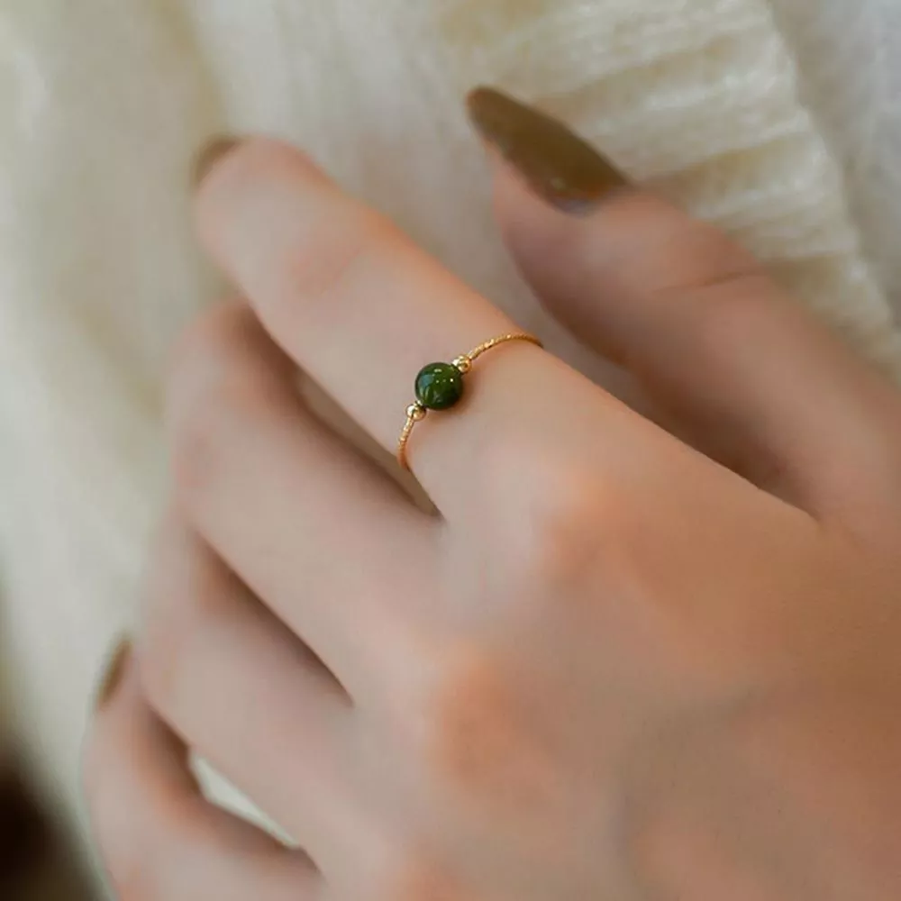 Simple outlet jade ring