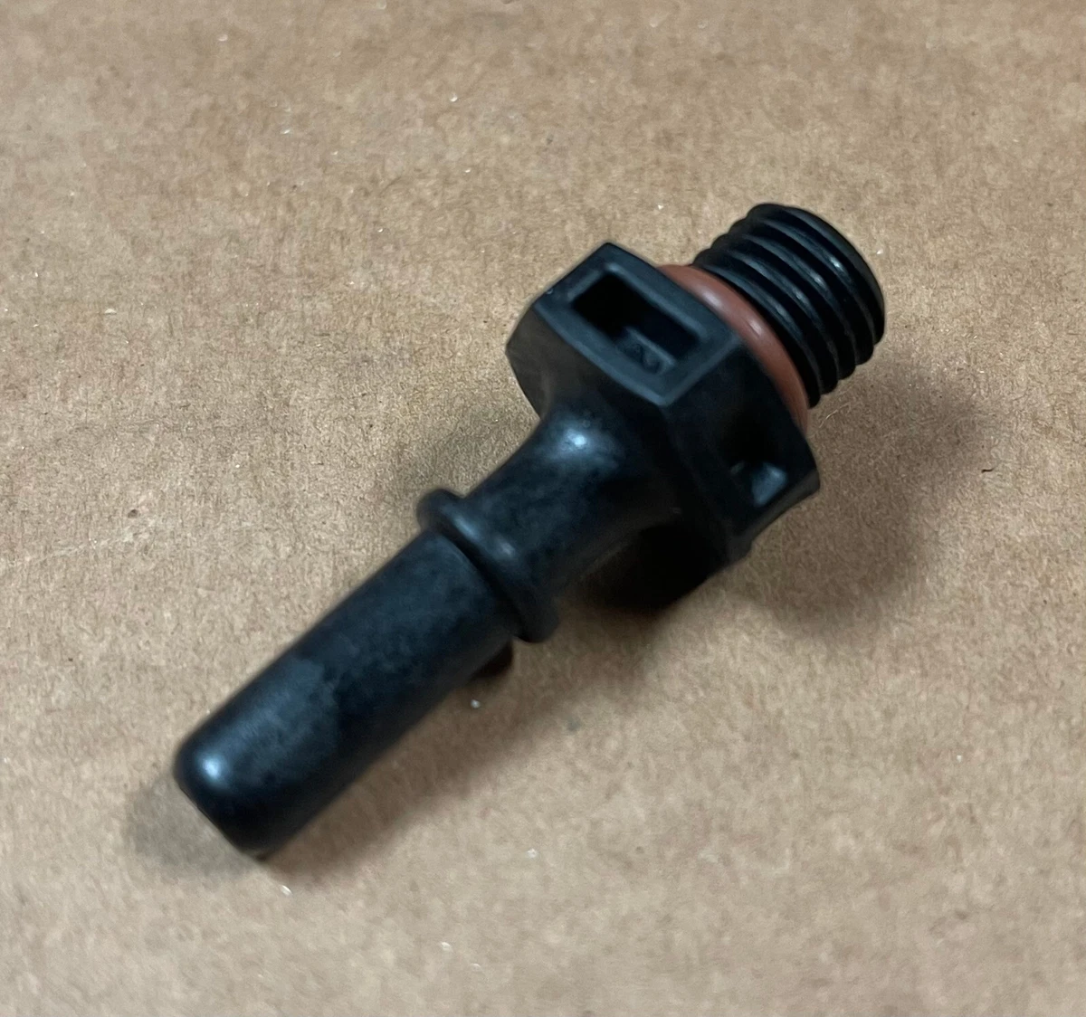 MACK/VOLVO Fuel Nipple 21762883 | eBay