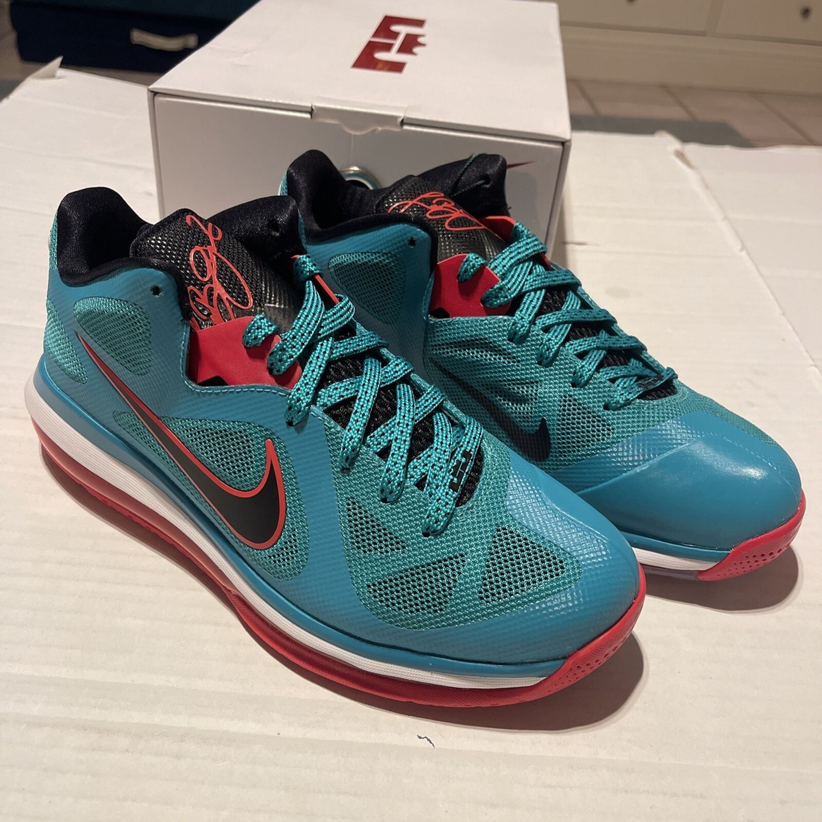 NIKE LEBRON IX 9 LOW LIVERPOOL ACTION RED BLACK NEW GREEN SZ 8.5