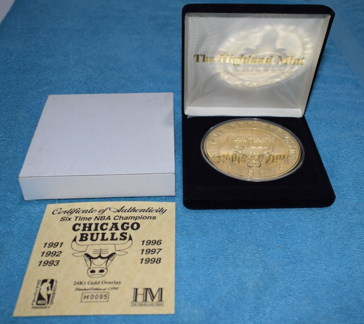 Rare CHICAGO BULLS GOLD 24KT OVERLAY HIGHLAND MINT MEDALLION G-1