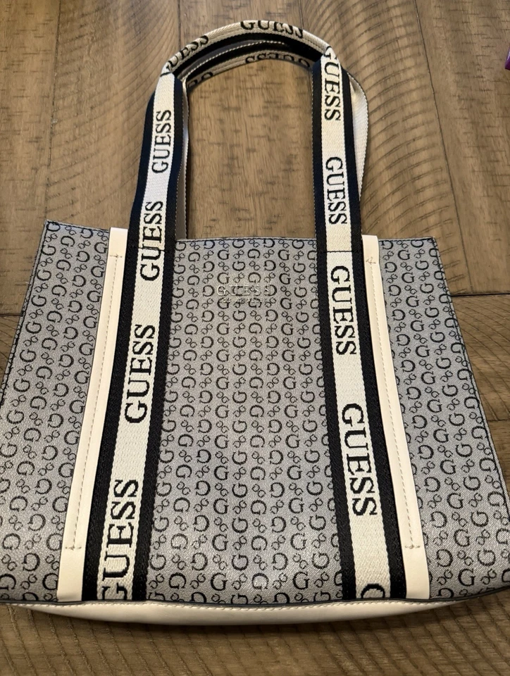 GUESS Los Angeles 托特包风格手提包 Guess 钱包黑色灰色面霜 — 第 4/4 张图片
