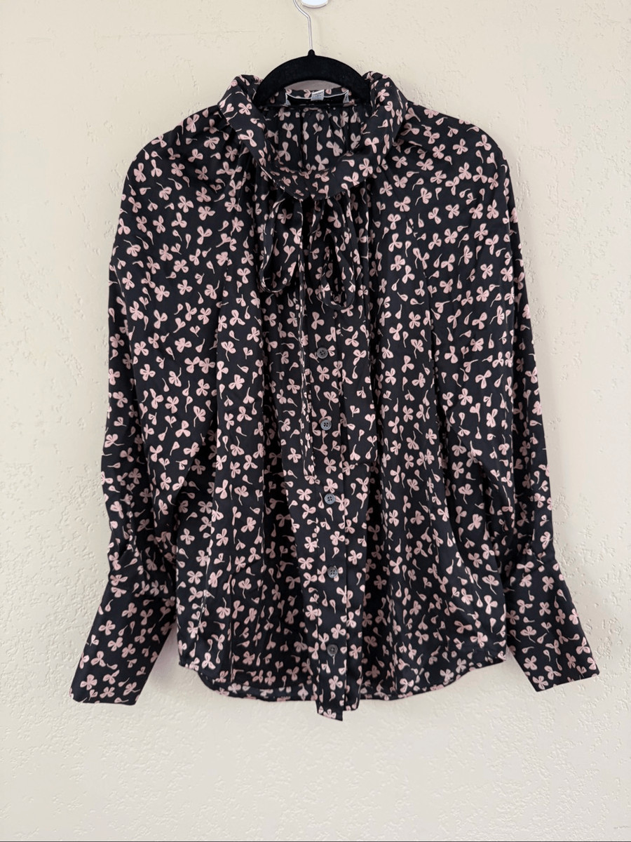 Equipment Nela Silk Top View 3
