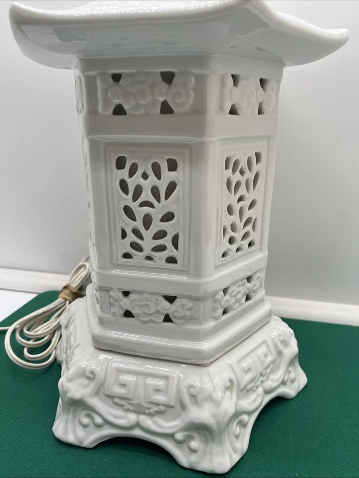 Lámpara de mesa pagoda oriental vintage de 12" octogonal Foto 4 de 4