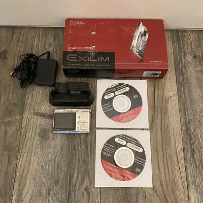 Casio EXILIM CARD EX-S600 6.0 MP Digital Camera silver