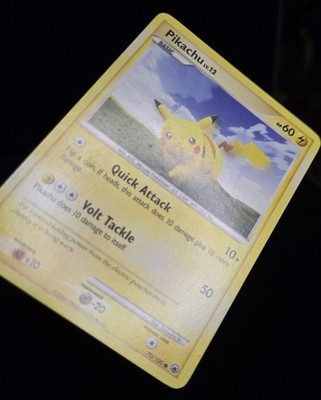 Pokémon TCG - PIKACHU - 70/100 - DIAMOND & PEARL: MAJESTIC DAWN