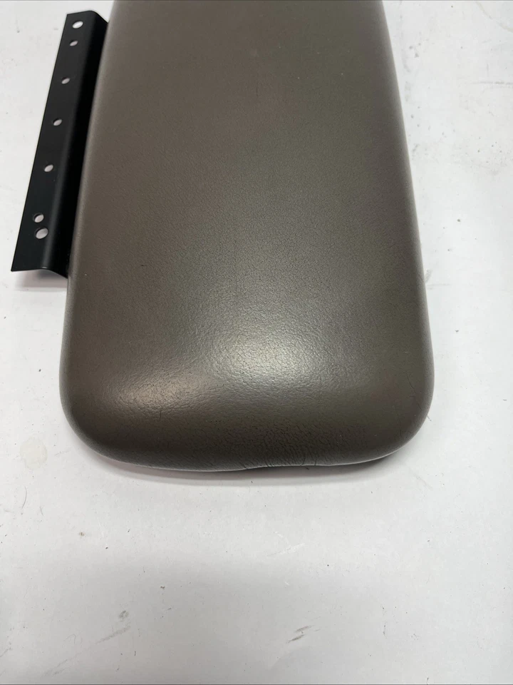 Крышка подлокотника для центральной консоли Lincoln Continental 1998-2002 годов выпуска коричневая от оригинального производителя - Изображение 2 из 4