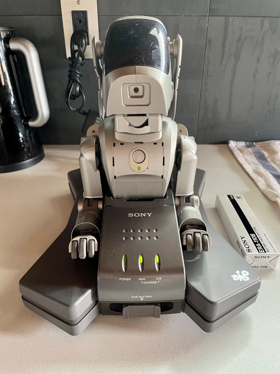 Sony AIBO ERS-110 Original first generation - Complete in Sony AIBO ERS-110 Original first generation - Complete in