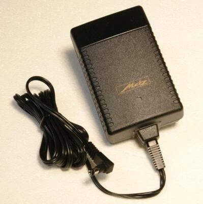Metz 960 AC/DC Caricabatterie adattatore per P50/P76 tipo flash FW7306 17Vdc 1300 mA