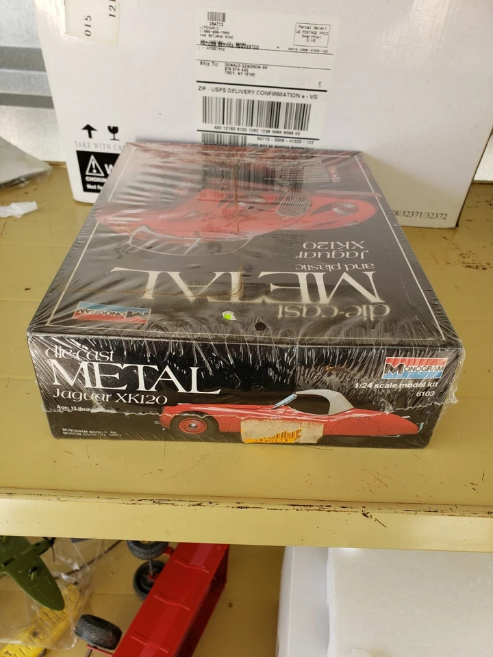 Monogram Jaguar K120 Model Kit 1:24 Scale DieCast Metal Plastic Parts Sealed Box - Image 4 of 4