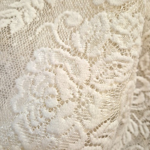 Lace Curtain Fabric Flowers Ceiling Draping Craft 12m X 0.74m Cream Unused