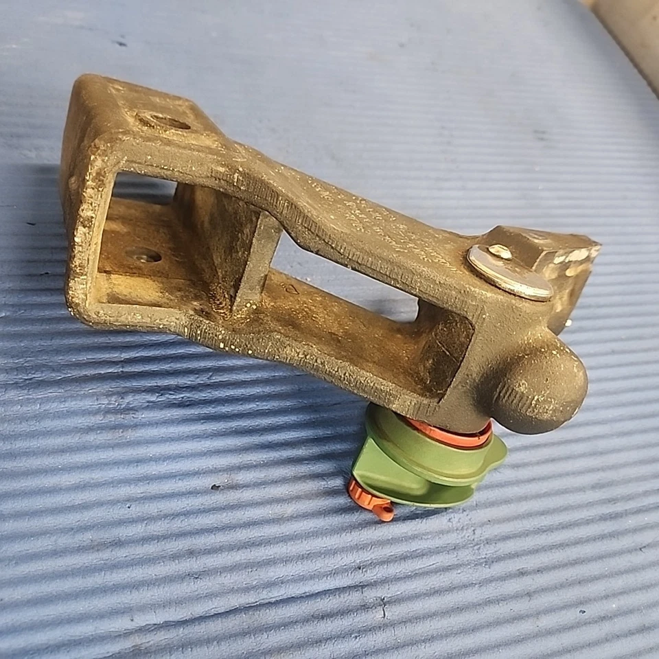 Tow Hitch Receiver for LR3,LR4 & Range Rover Sport Land Rover KNB500023 Genuine - Image 3 of 4