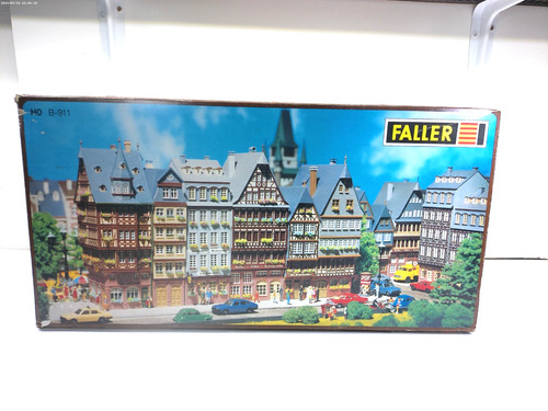 Kit FALLER H0 B 911 Römerberg Ostzeile Frankfurt/Main - en embalaje original #14518 | Condition: Gebraucht