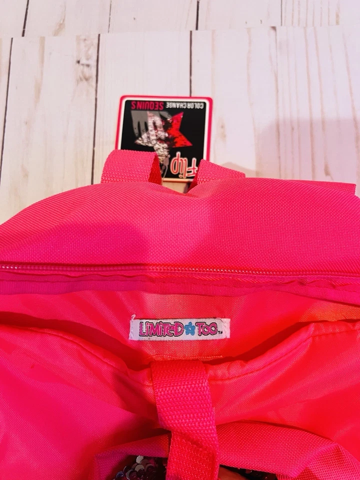 Mochila da moda Limited Too Girls com lantejoulas que mudam de cor rosa NOVA - Imagem 4 de 4