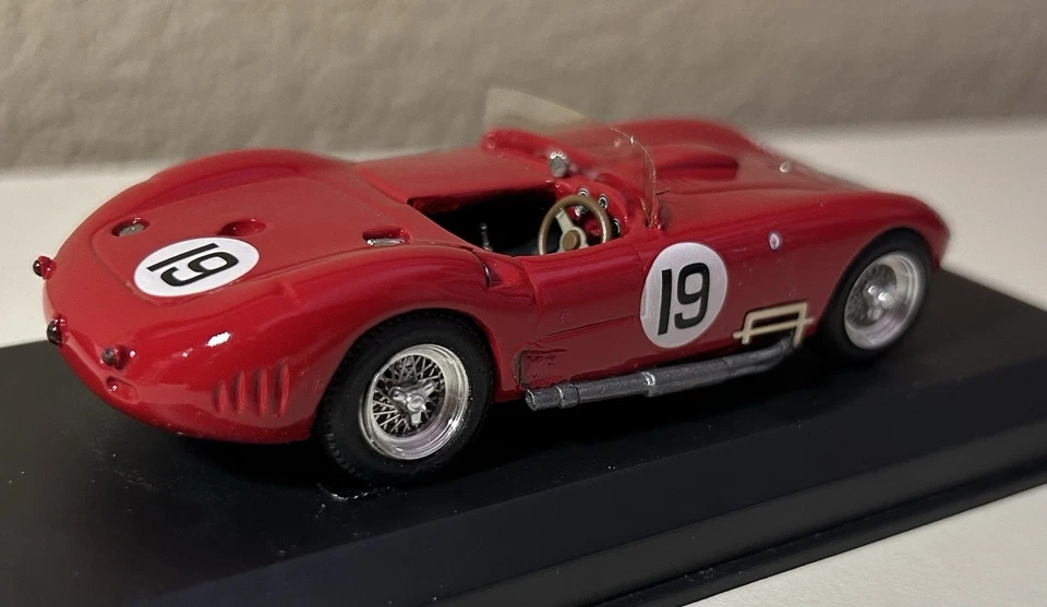 1:43 TOP MODEL 1957 Maserati 450S Jean Berra & Juan Manuel Fangio Ganador Foto 3 de 4