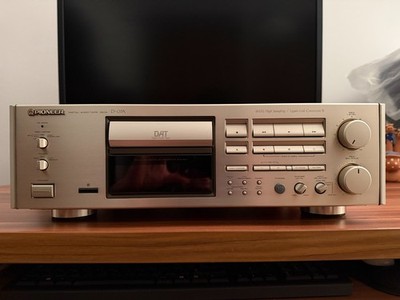 PIONEER D-07A Digital Audio Tape Deck (1995)