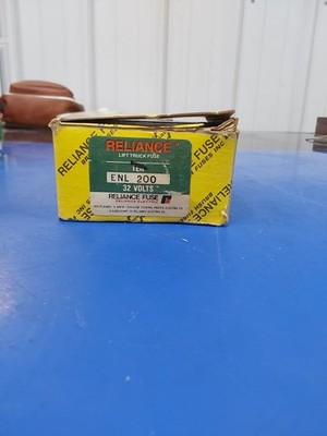 ENl 200 RELIANCE FUSE  32 Volts Lot of 10