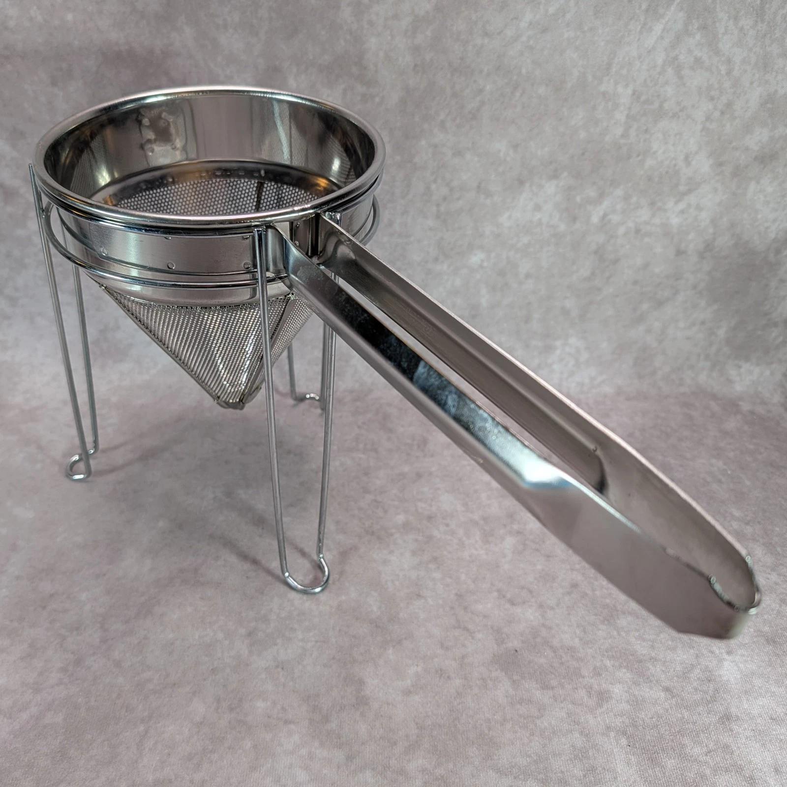Chinois 7" Mesh Course Strainer Juicing Stainless Steel Cap Cone Style