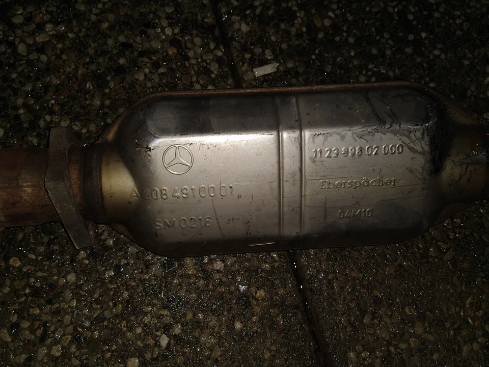 Sistema escape izquierdo mercedes-benz clk500 a20849`0001 w209 Foto 2 de 4