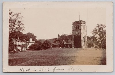 RPPC unbekannte Kirche Postkarte verschickt Leeds nach Whitby 1903 KEVII Briefmarke (A35)