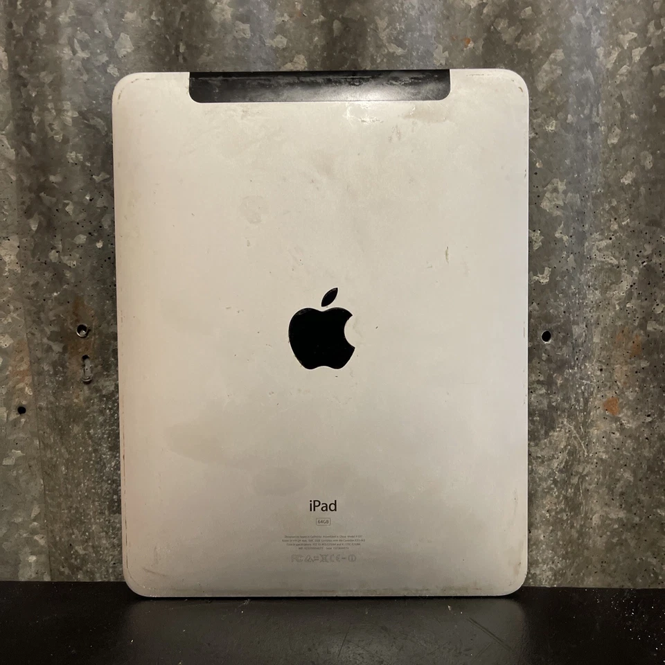 Apple iPad A1337 64GB Wi-Fi & Cellular 1st Generation Parts / Repais UNTESTED - Image 4 of 4