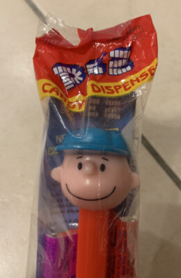 Vtg PEZ Candy & Dispenser Charlie Brown Blue Hat Red Body