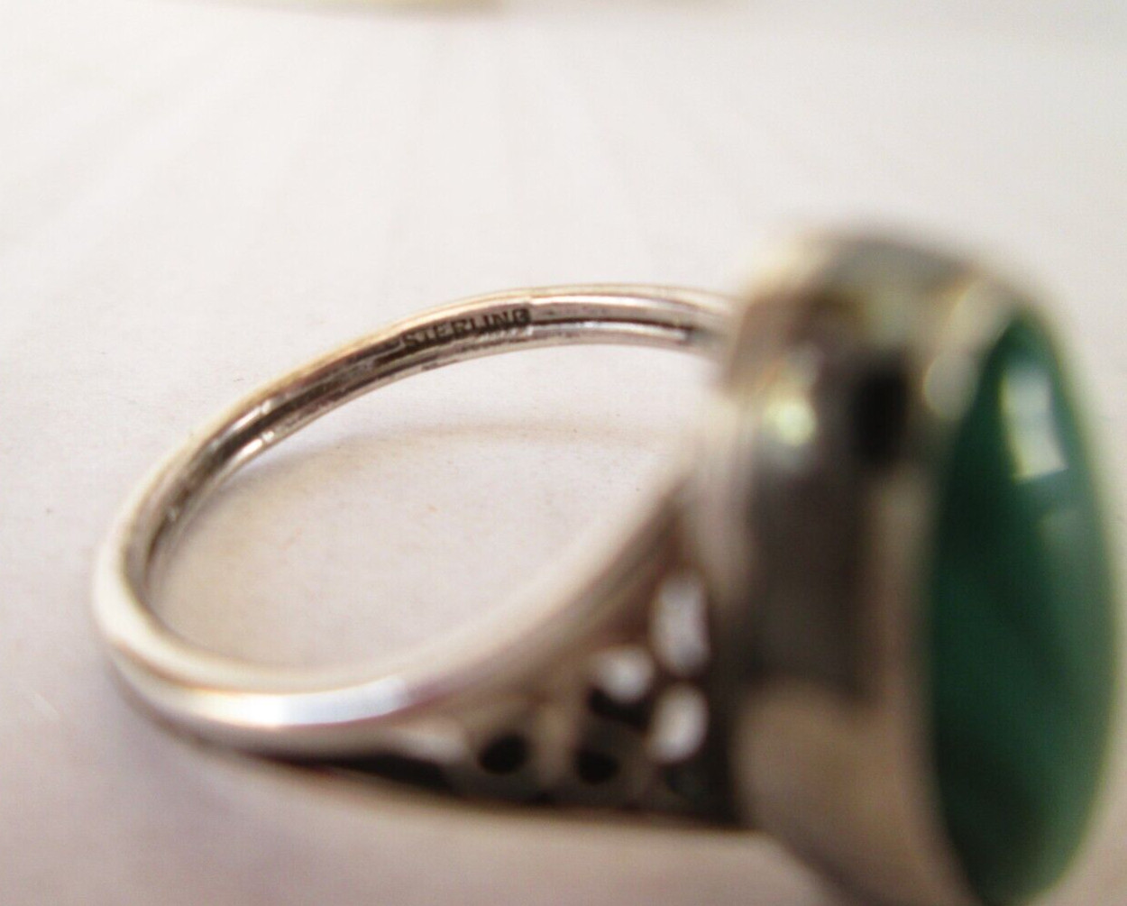 Vintage Sterling Malachite Ring with Beautiful Sc… - image 5