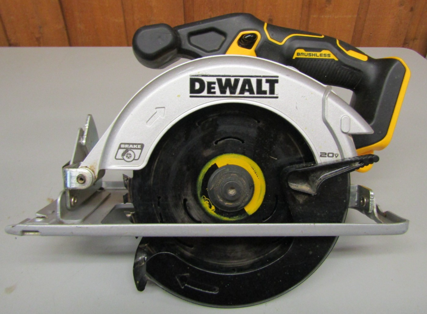 DeWalt DCS566 20V MAX Brushless Cordless 6-1/2