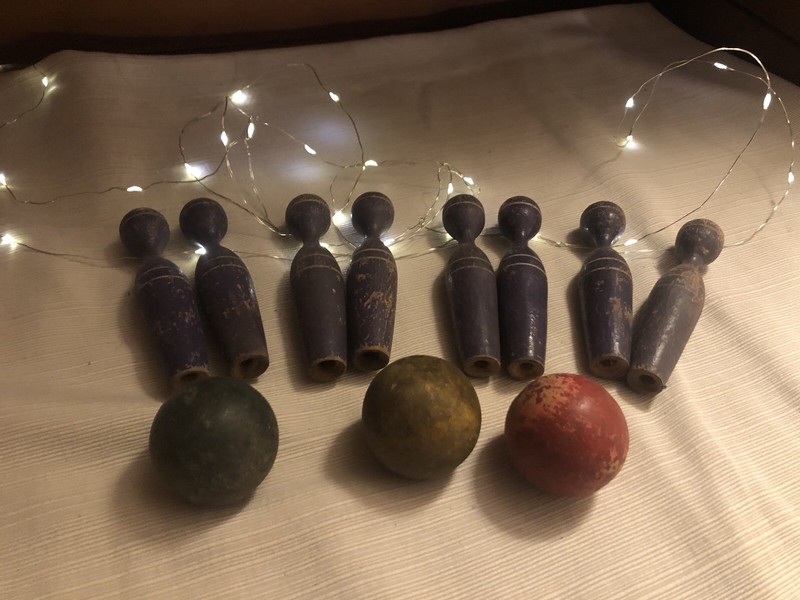 Vintage Wooden Mini Pins 8 And 3 Balls