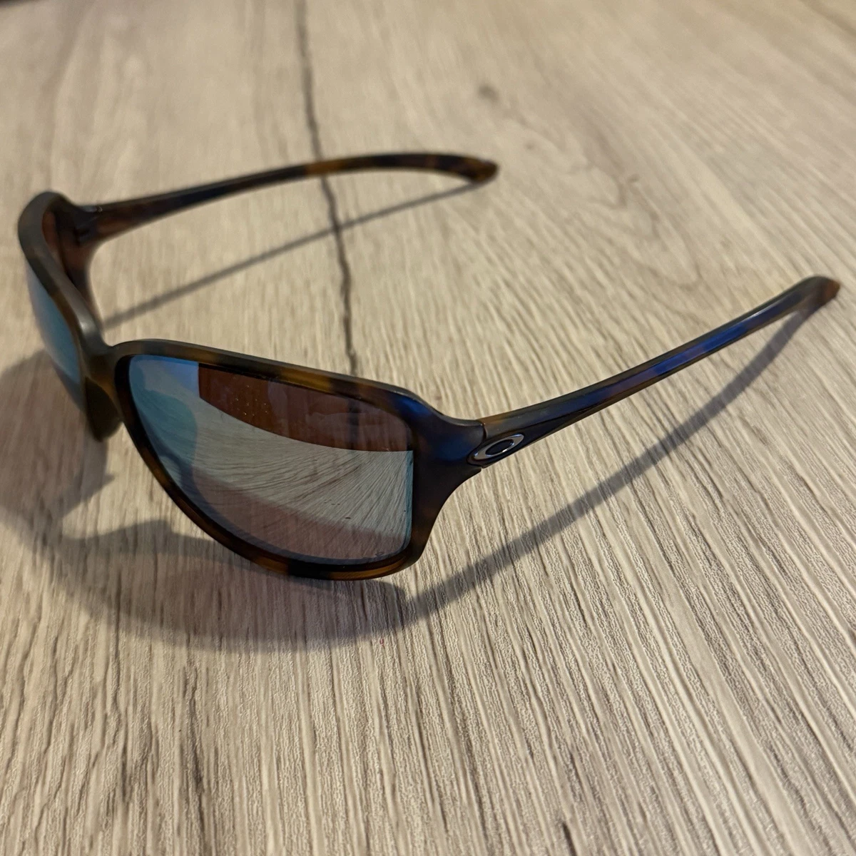 Oakley 12-711 Script Green Tortoise Frame Bronze Lens Sunglasses w/ Case 61mm Oakley Gold Wrap Sunglasses for Women for sale | eBay main image 3