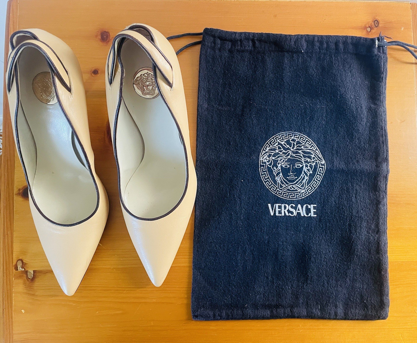 Versace Shoes, Designer Size: 37 thumbnail 9