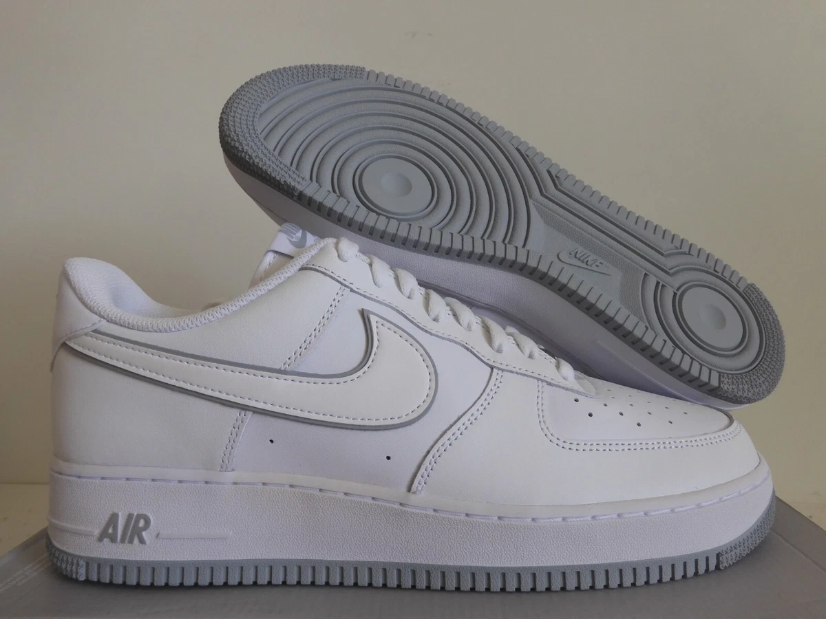 Preços baixos em Nike Air Force 1 '07 White Grey Sole | eBay