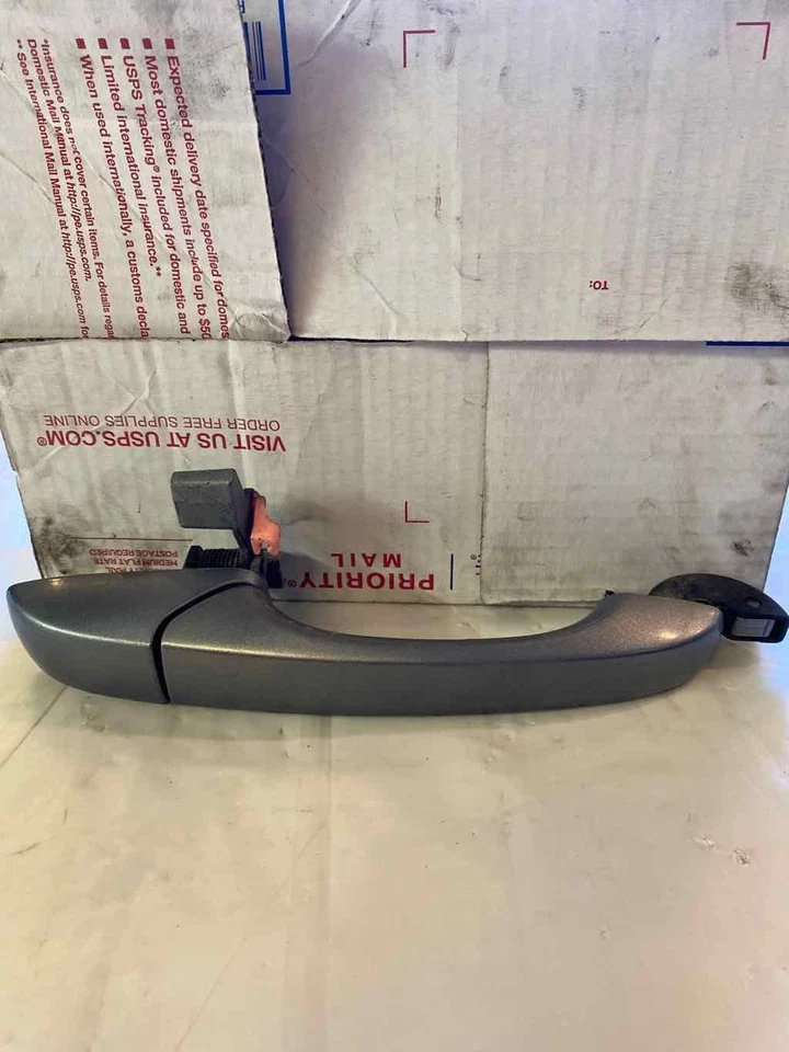 Manija de puerta exterior delantera derecha del lado del pasajero Dodge Magnum 2006-2010 derecha G Foto 4 de 4