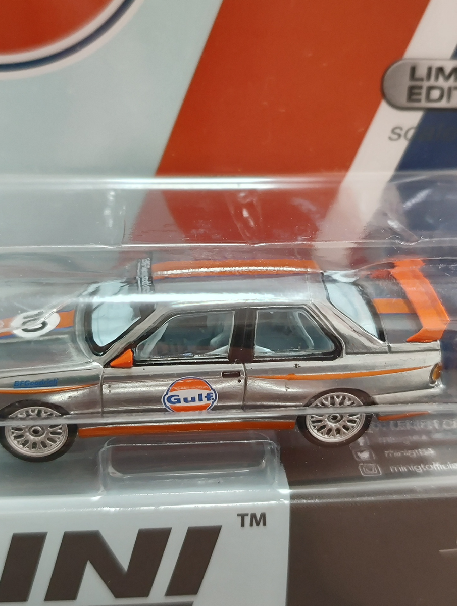 ミニカー MINI GT BMW M3 Gulf MINI GT 1:64 Scale BMW M3 E30 Gulf #10 Diecast Car Model