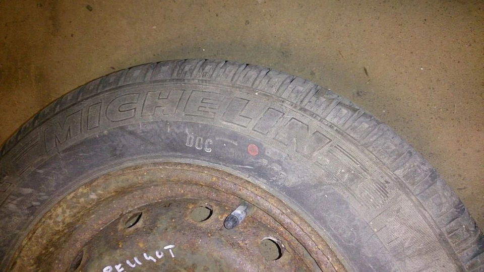 Peugeot 106 Ersatzrad Reserverad 13 Zoll Notrad Michelin 165/70R13 Sommerreifen - Bild 2 von 4