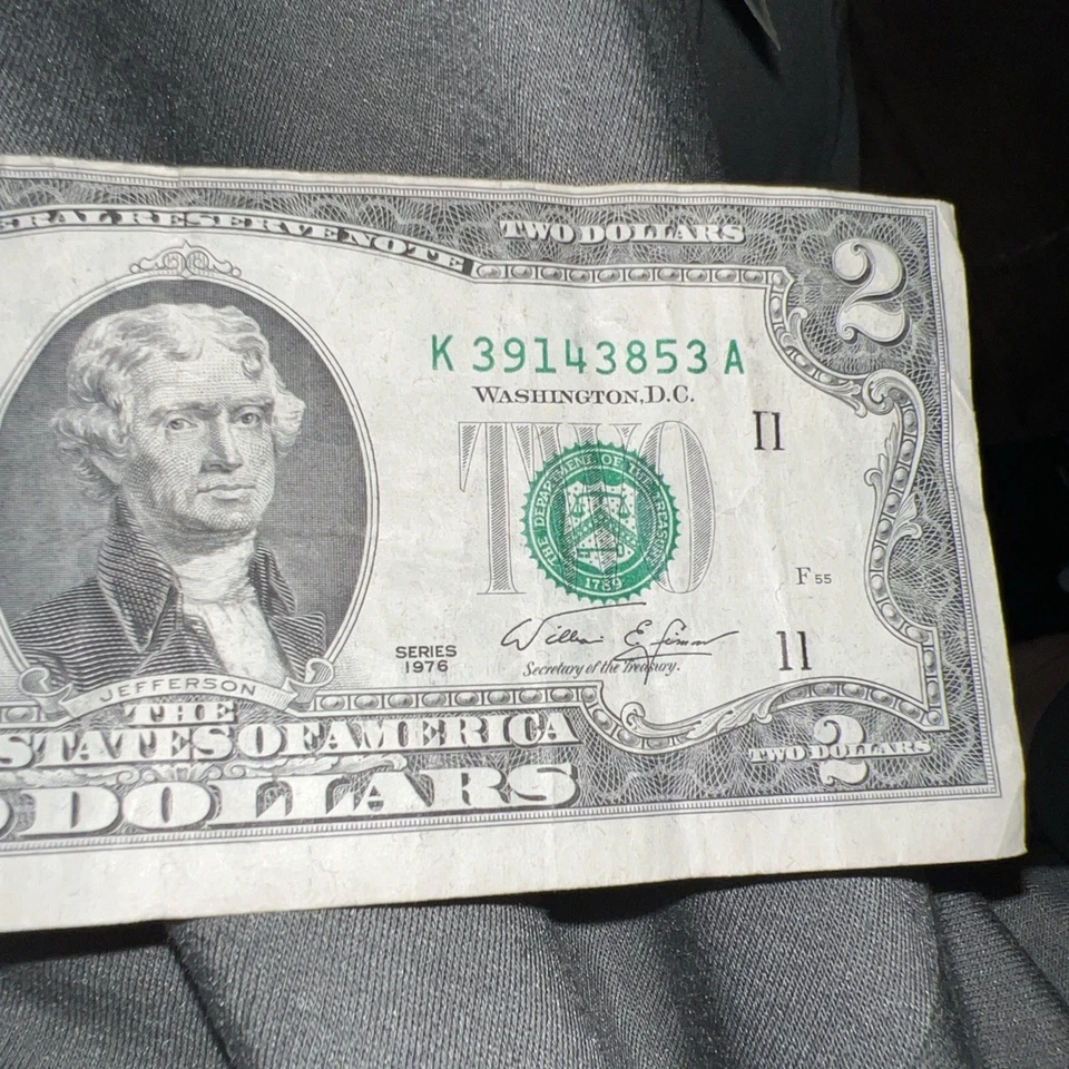 1976 US $2 Two Dollar Bicentennial Bill Series Rare F-Cut Error - Image 3 of 4