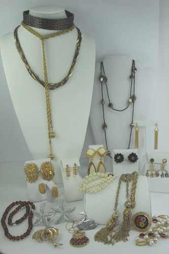 Jewelry Lot 566 - Twenty (20) Pieces Unmarked Earrings Necklaces Pins Reuse