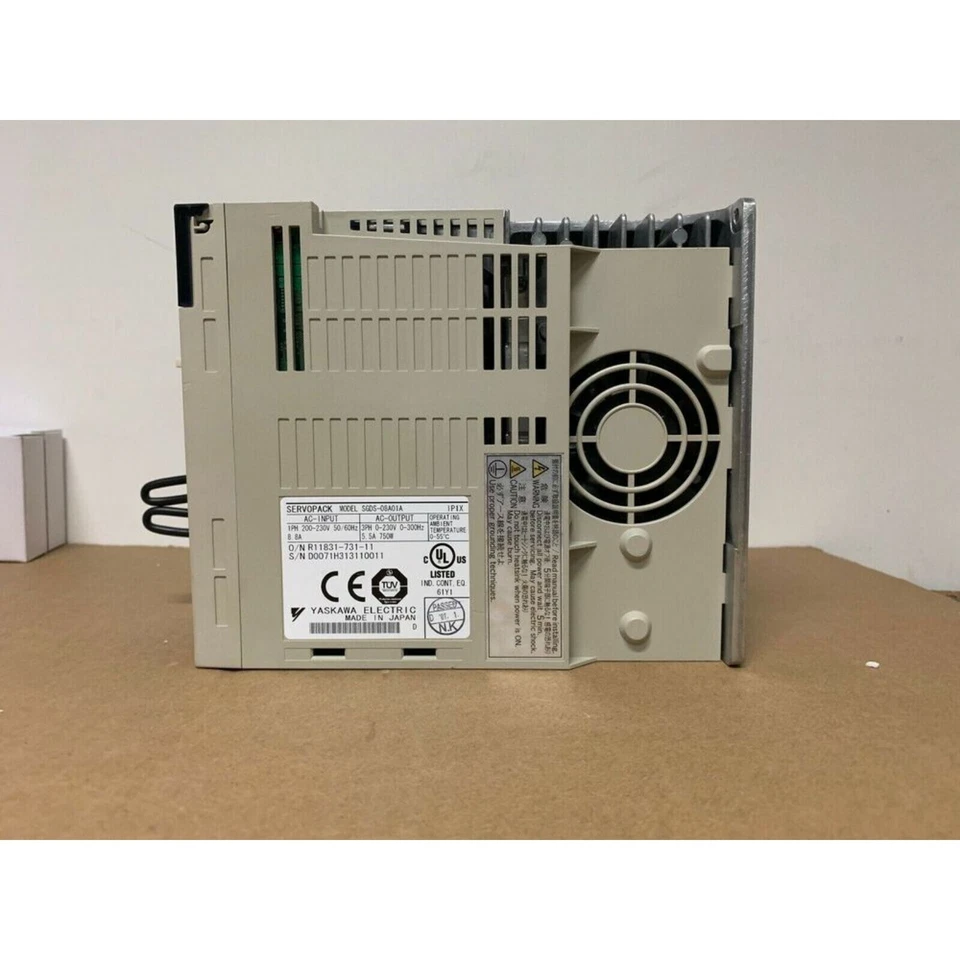Nuovo servo driver Yaskawa SGDS-08A01A SGDS08A01A spedizione celere - Immagine 3 di 3