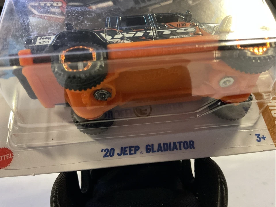 HOT WHEELS 2025 '20 JEEP GLADIATOR STH  "F CASE" SUPER TREASURE HUNT  - Image 2 of 4