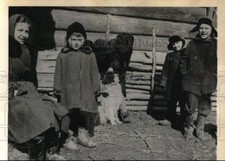 1953 Press Photo Children pose on Soviet collective farm near Moscow, Russia
