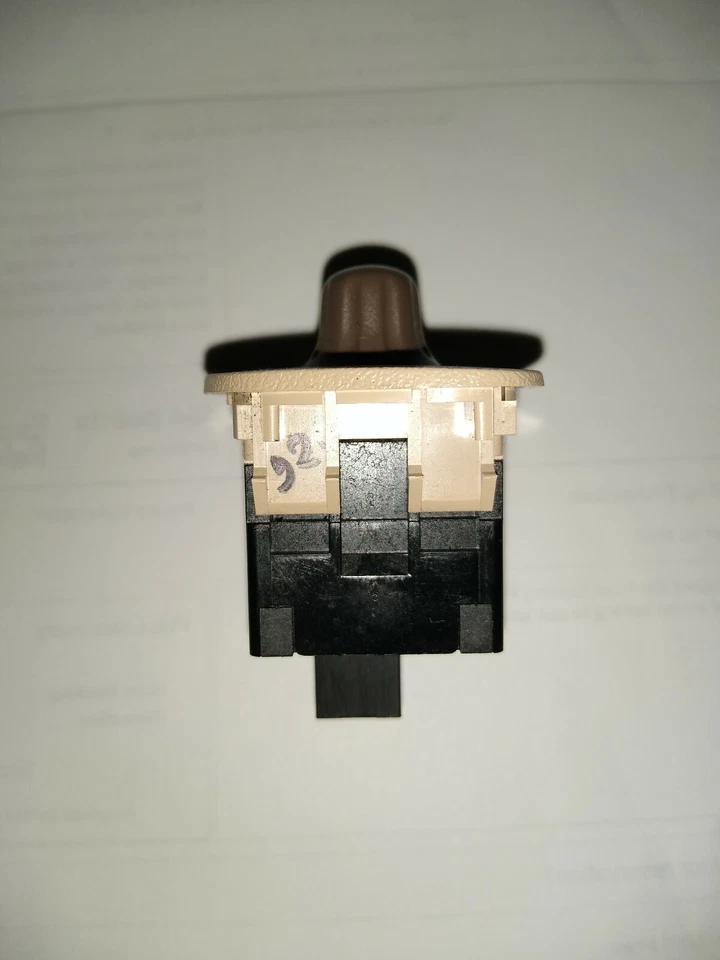 92 93 94 95 96 97 Nissan Infiniti J30 Mirror Switch #10 - Image 4 of 4