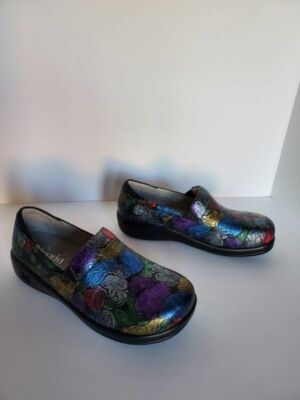 WOMEN'S ALEGRIA KELI WORKWOMANSHIP MINI ROSES BLACK SIZE 8 NWT $130