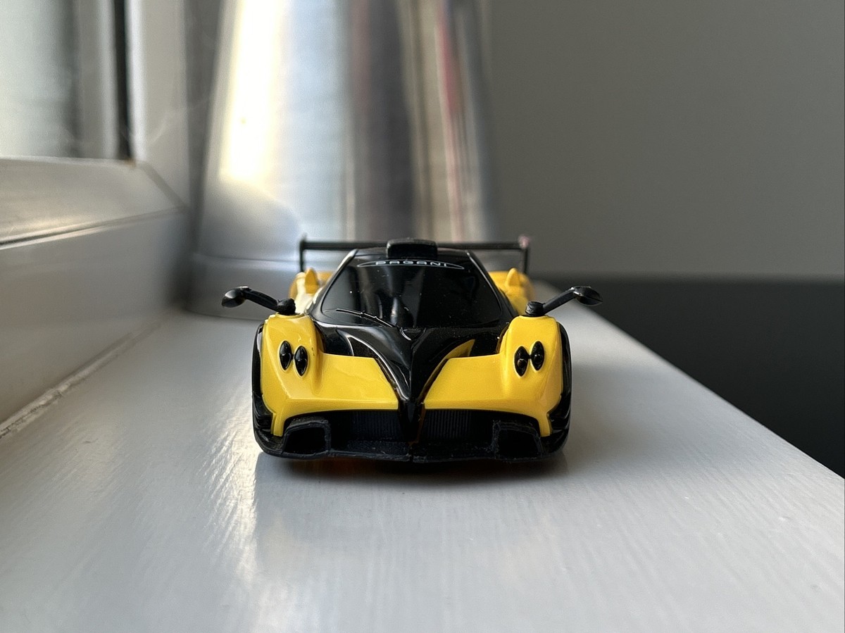 Rastar Pagani Zonda R 1:32 Transformable Car/Robot With Lights