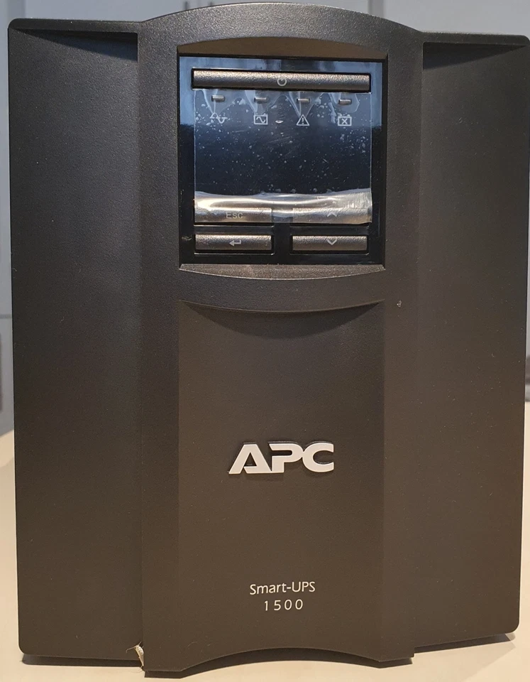APC Smart-UPS SMT Unterbrechungsfreie Stromversorgung 1.500VA (SMT1500I)